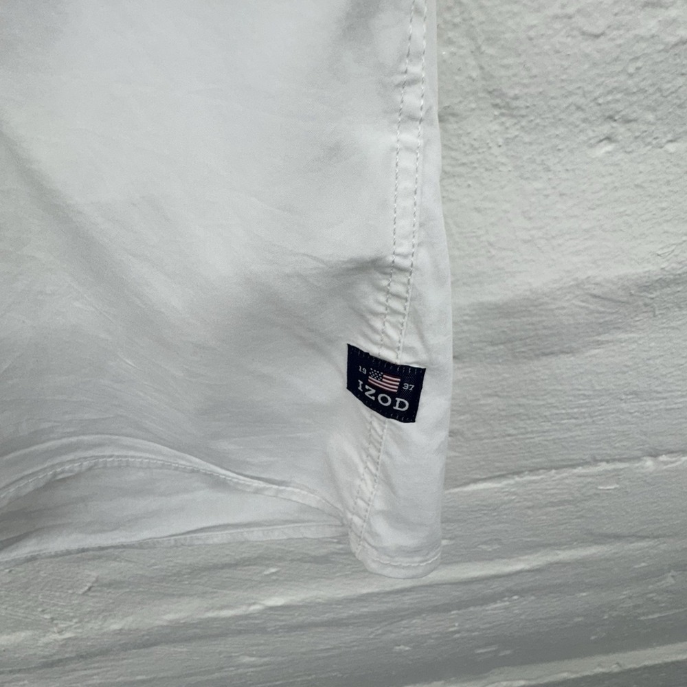 Izod Mens Medium NWT White Shirt Navy Block Button Up Short Sleeve Nautical - Picture 8 of 9